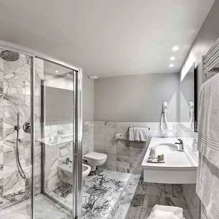 비토리아 4* 파엔차