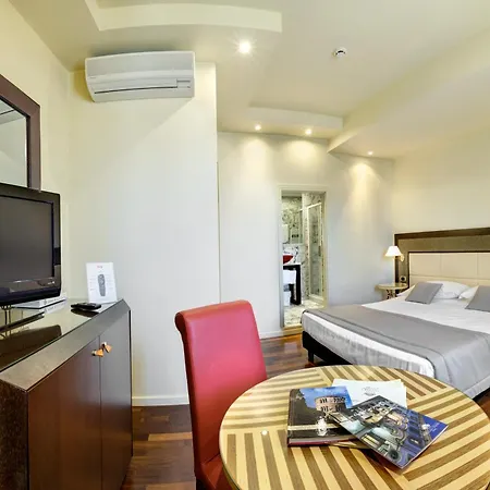 비토리아 4* 파엔차